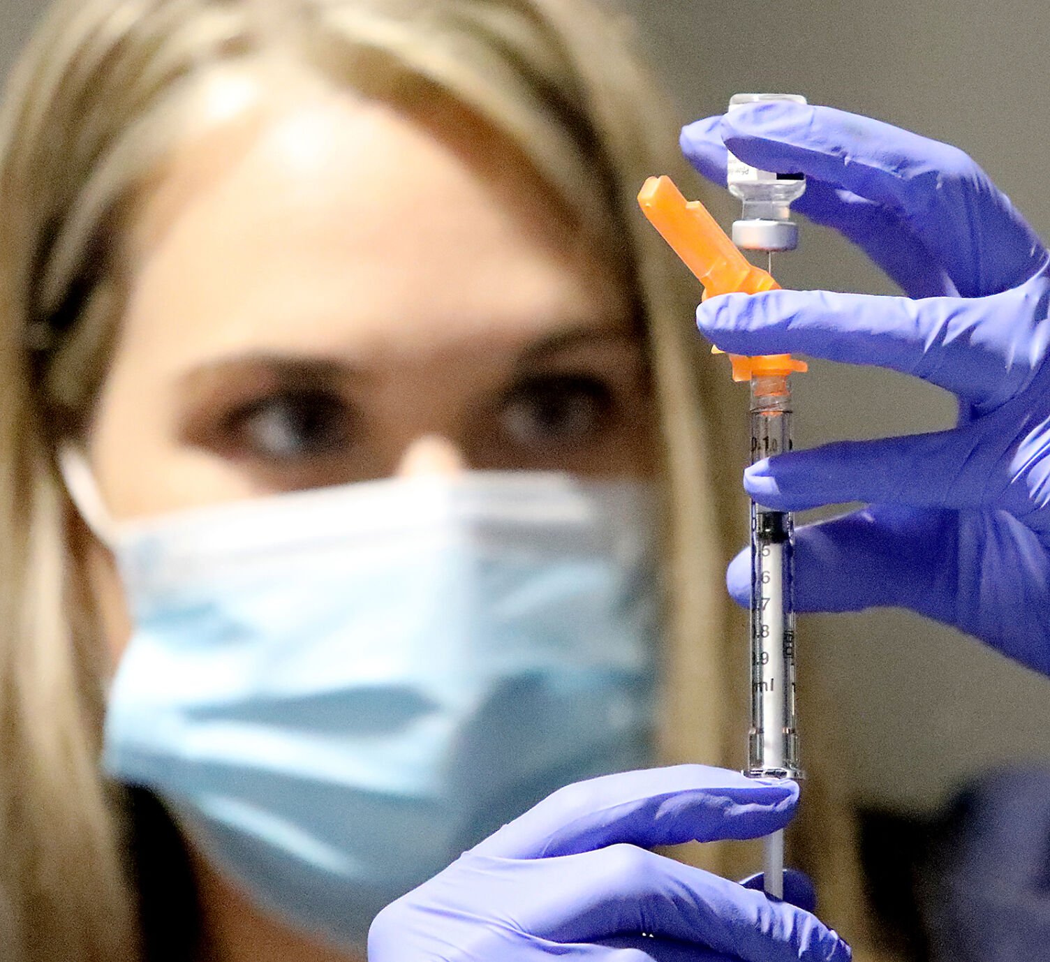 119 McMaster CMC covid vaccine_JM02.JPG